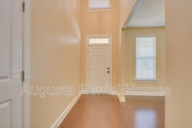 Foto del edificio - 1036 Lancaster Way