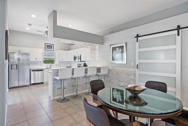 Foto del edificio - 6051 Kendrick St