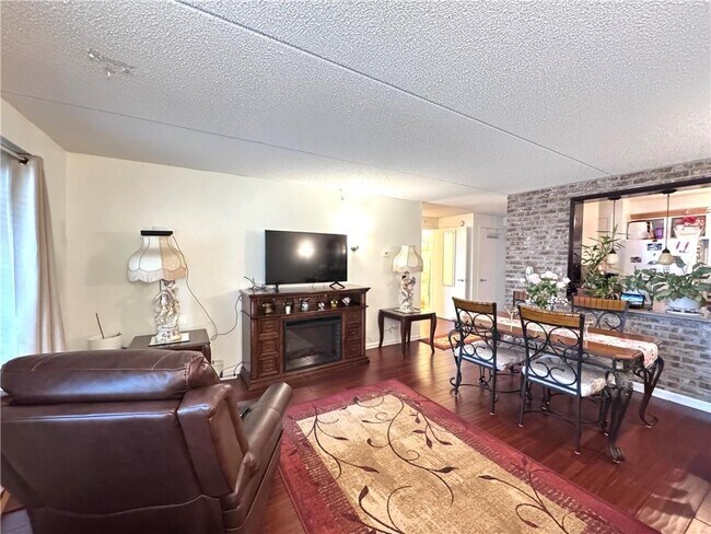 Foto del edificio - 79-14 Rockaway Beach Blvd