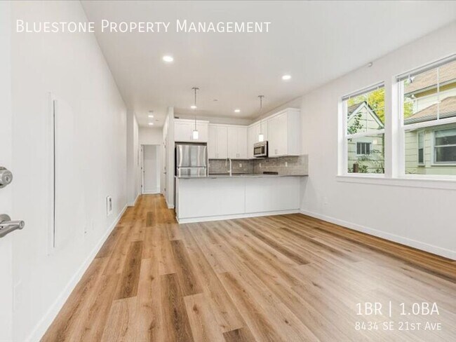 Foto del edificio - Incredible location, with immediate park a...