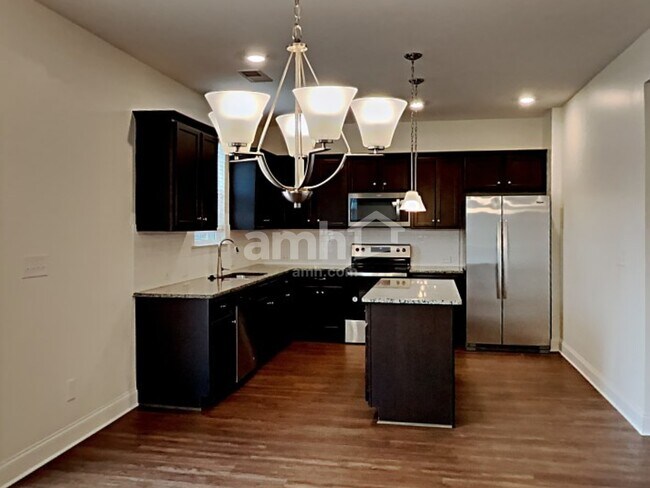 Foto del edificio - 718 Cyprus Ave
