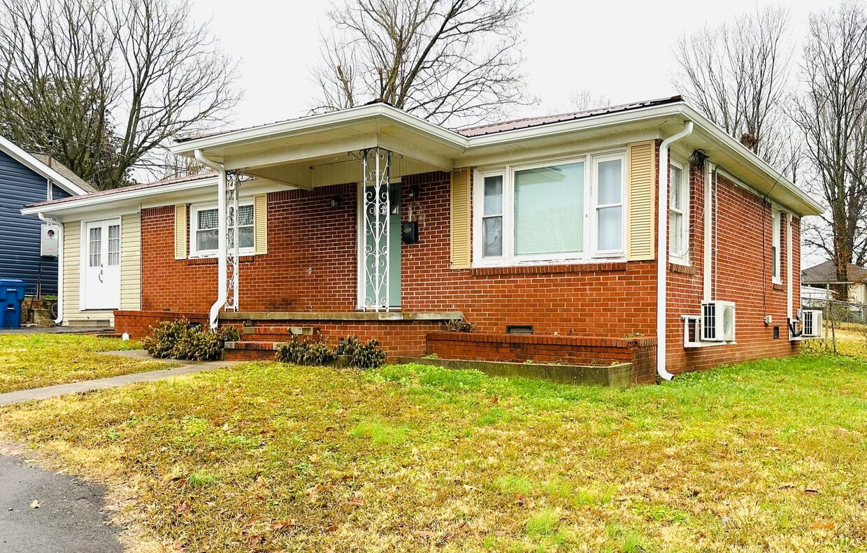 Building Photo - Cute home in Benton!