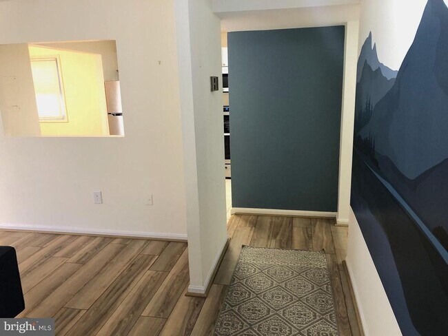 Foto del edificio - 884 Quince Orchard Blvd
