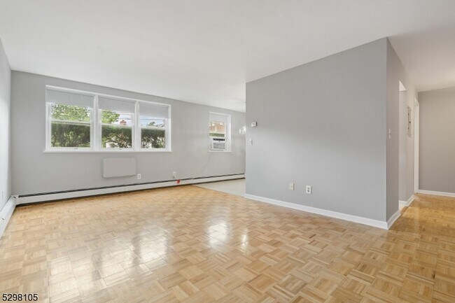 Foto del edificio - 138 Roseland Ave