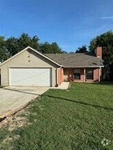 Building Photo - 204 Melody Cir