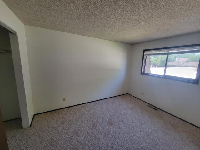 Building Photo - 2 bedroom in Billings MT 59102