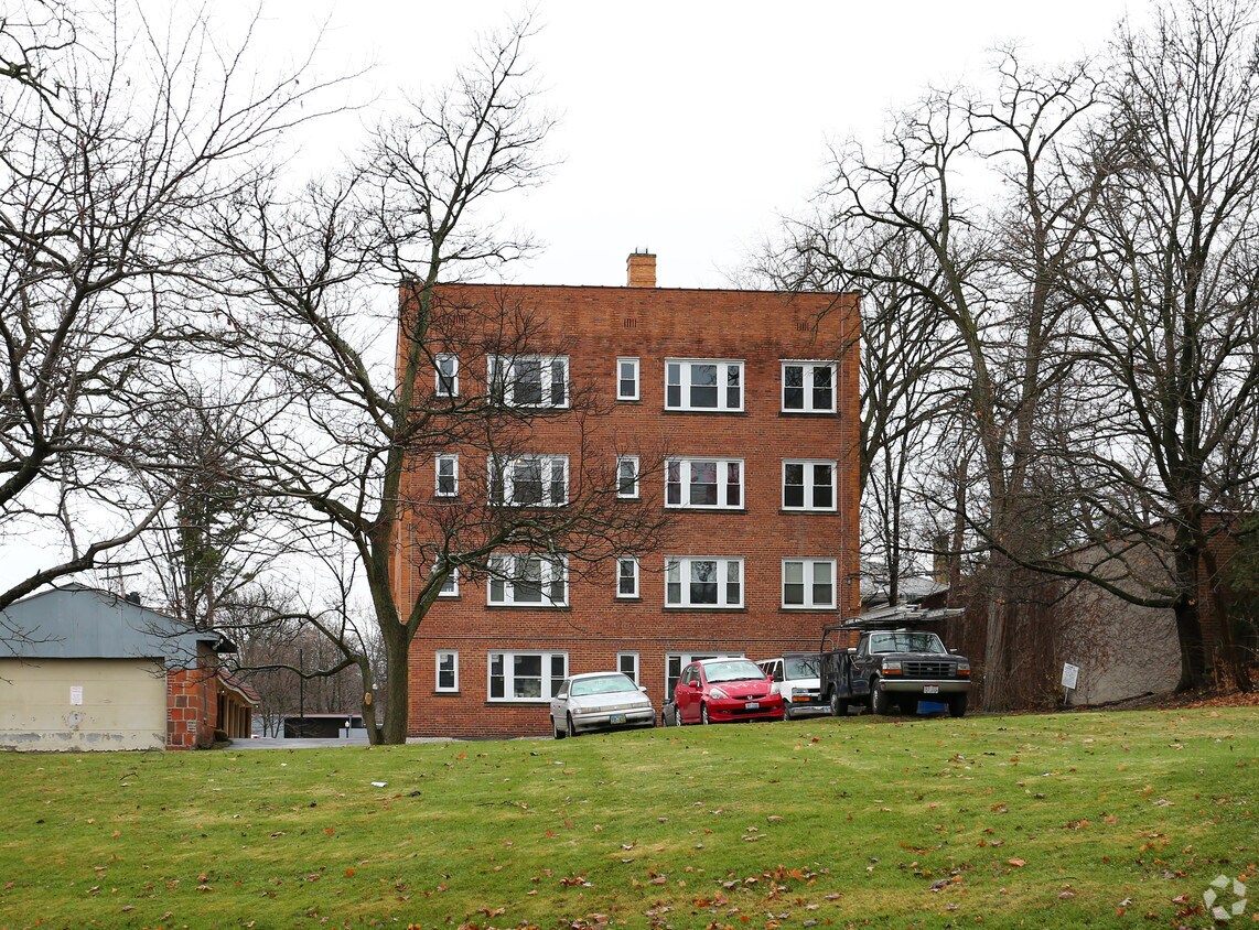 Alcazar Apartments 627 W Market St Akron, OH Apartments for Rent in