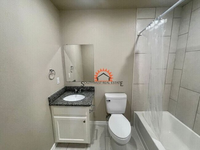 Foto del edificio - Like new Inside! 2 bed 1.5 bath apartments! ALL BILLS PAID!