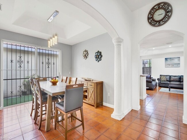 Foto del edificio - 4 br, 2.5 bath House - 12981 NW 9th Ln