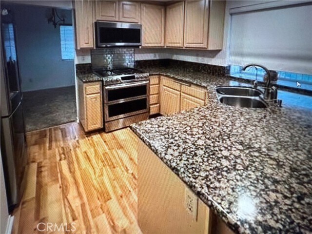 Foto del edificio - 44256 Sundell Ave