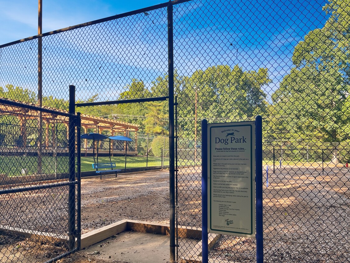 Wendover River Oaks Apartments in Greensboro, NC