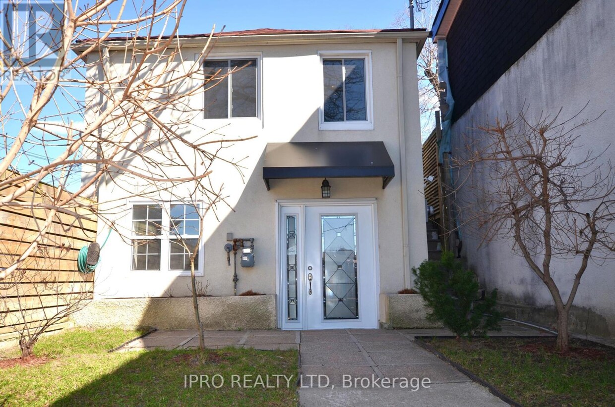 Primary Photo - 501 Silverthorn Ave