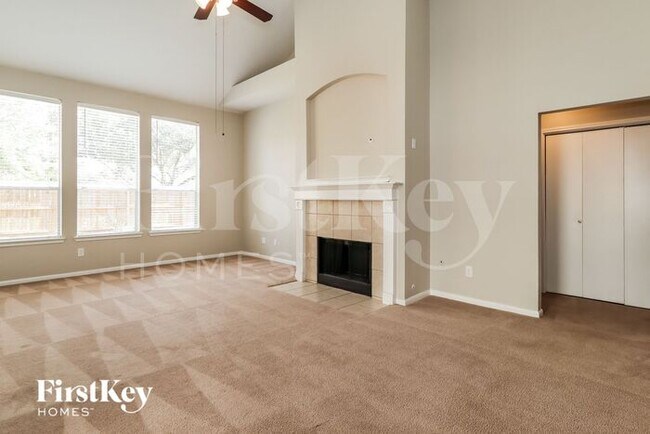 Foto del edificio - 3115 Glencullen Ln