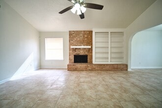 Building Photo - 14034 Utopia Dr