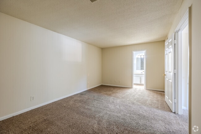 1BR, 1BA - 670SF - Bedroom - Clarkston Oaks Apartments