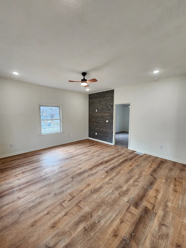 Building Photo - 304 Waller St