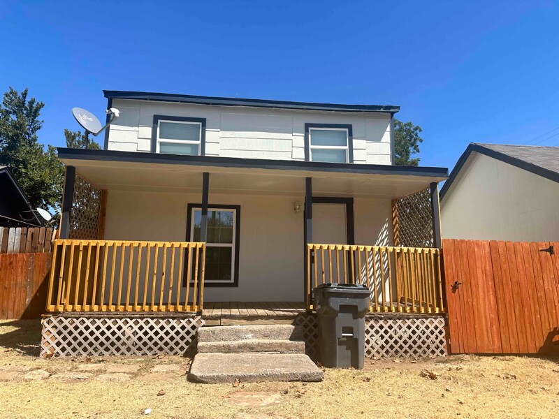 Foto principal - 704 SE 7th St