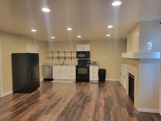 Kitchen - 1097 S 1875 W