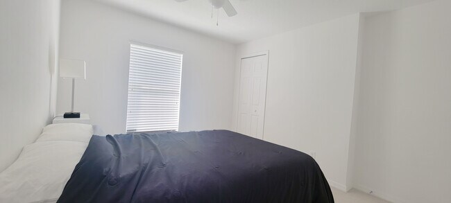 Foto del edificio - 2061 Cypress Bay Blvd
