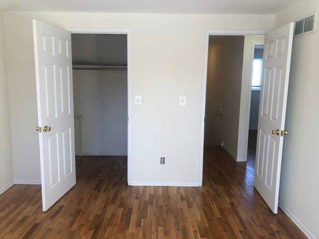 Photo - 1301 W Lake Lansing Rd Townhome