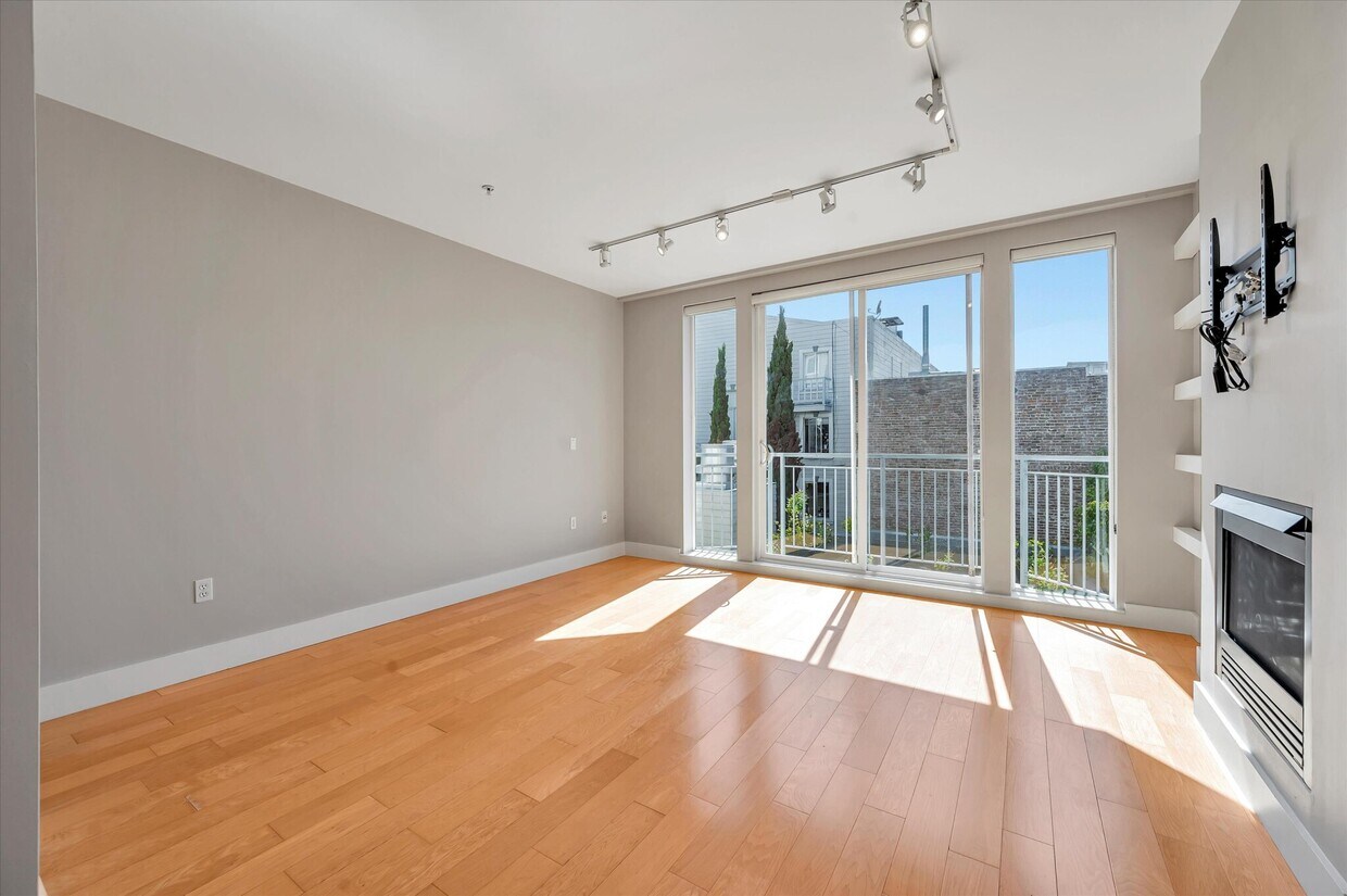 Foto principal - 566 S Van Ness Ave