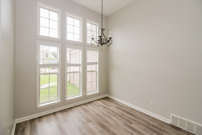 Building Photo - 8168 White Wing Cove W
