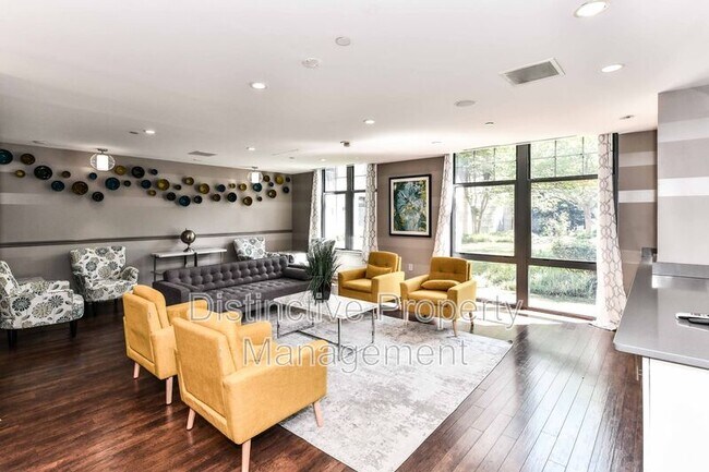 Foto del edificio - 1021 N Garfield St