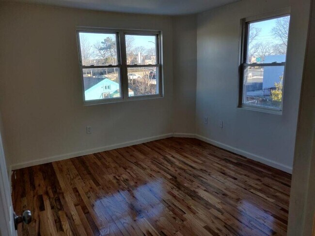 Building Photo - 130 Bay 53rd St