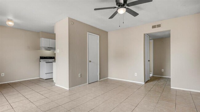 Foto del edificio - 2711 Evergreen Cir