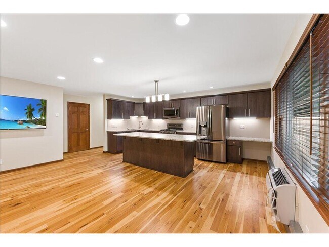 Building Photo - 401 Ridgewood Ave