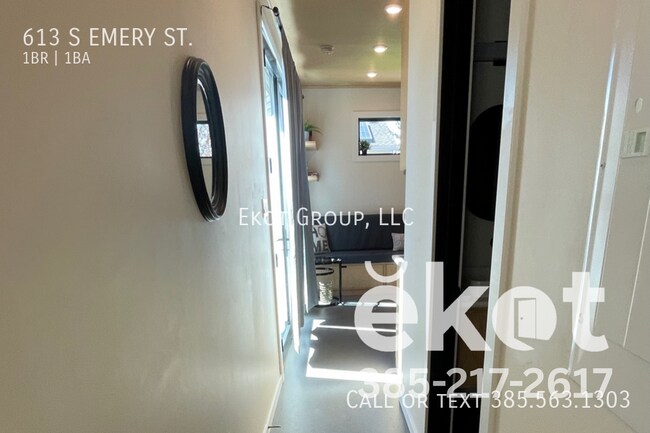 Foto del edificio - 613 Emery St W