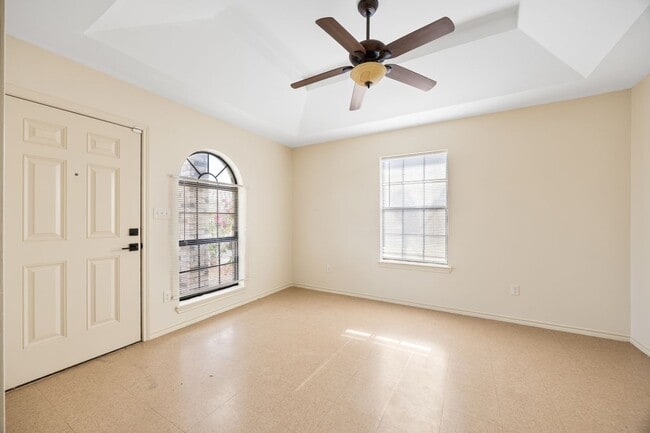 Foto del edificio - 4805 Jay Ave