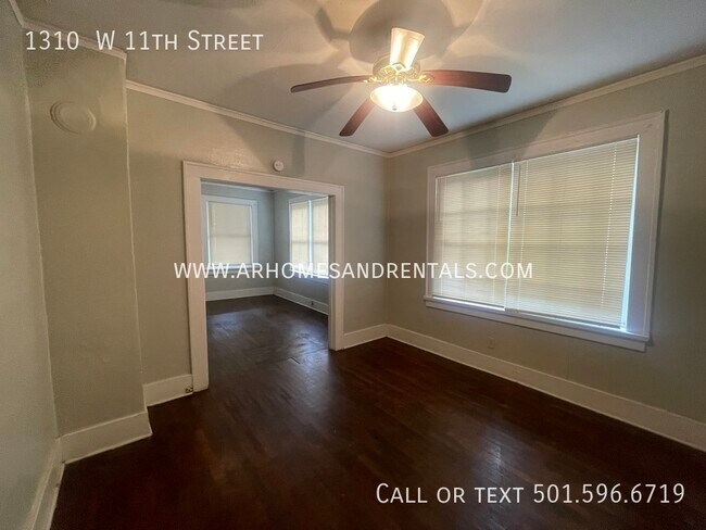 Building Photo - 1310  W 11th Street | $695 | 2 beds, 1 ful...