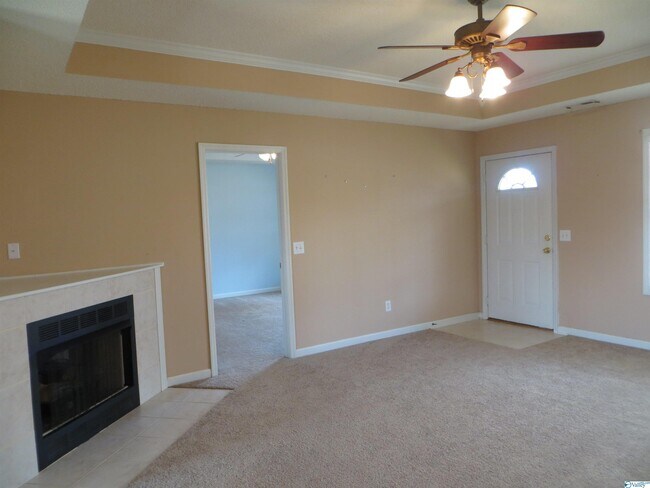 Building Photo - 102 Shadow Oak Cir