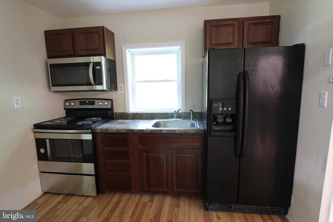 Foto del edificio - 5834 Loreley Beach Rd