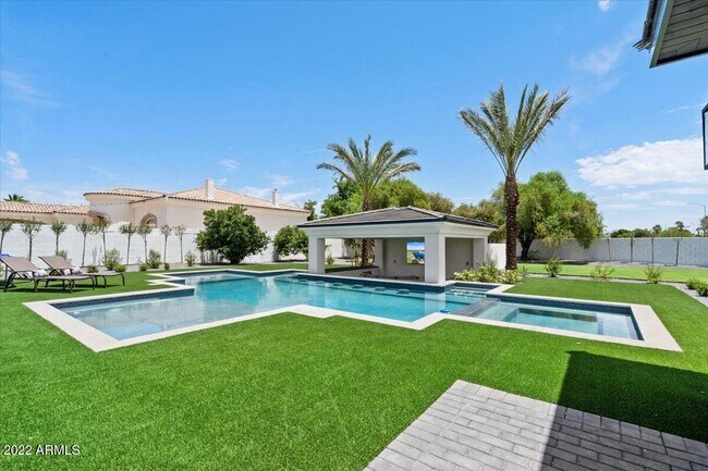 Foto del edificio - 1749 N Lemon