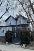 Building Photo - 910 Lake St