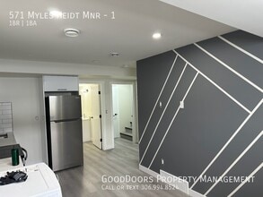 Building Photo - 571 Myles Heidt Mnr