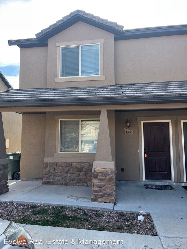 3 br, 2.5 bath House 159 W 700 N House Rental in Vernal, UT