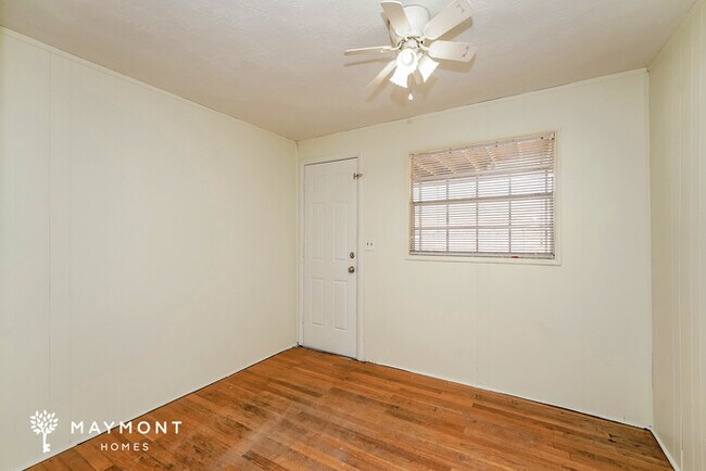 Building Photo - Inviting 4-Bedroom Home Near the Beach