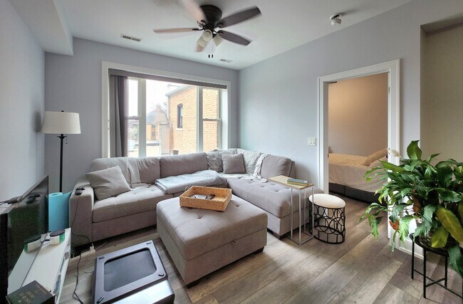 Foto del edificio - 1424 E 53rd St