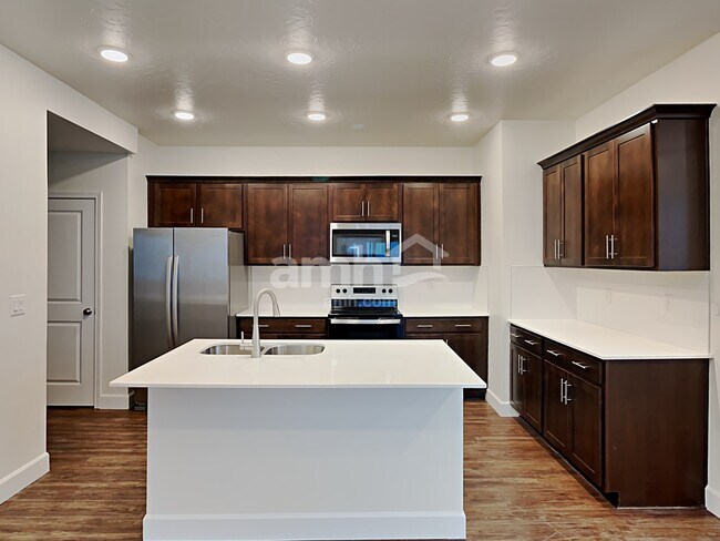 Foto del edificio - 6818 N Silver Gate Dr
