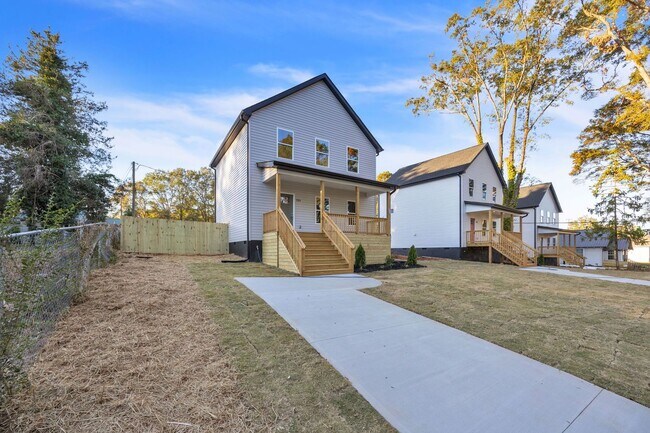 Foto del edificio - NEW HOME JUST HIT THE MARKET