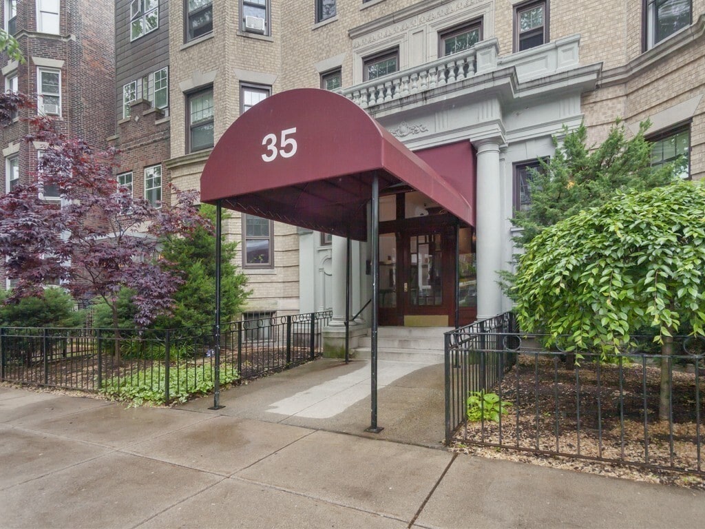 Primary Photo - 35 Queensberry St