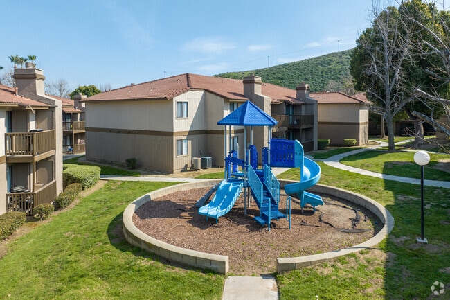Building Photo - Lido At Shandin Hills