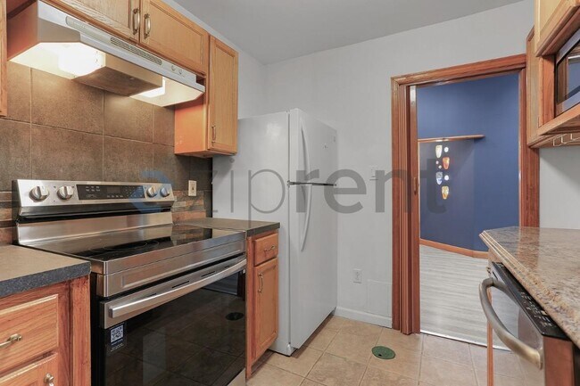 Building Photo - Unit