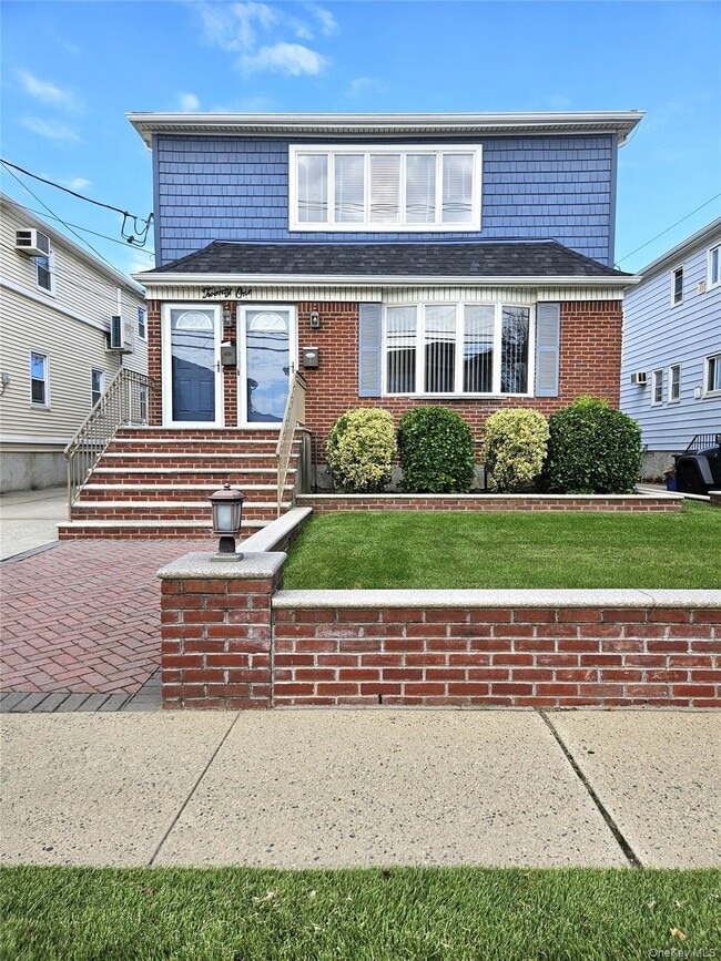 Building Photo - 21 5th Ave
