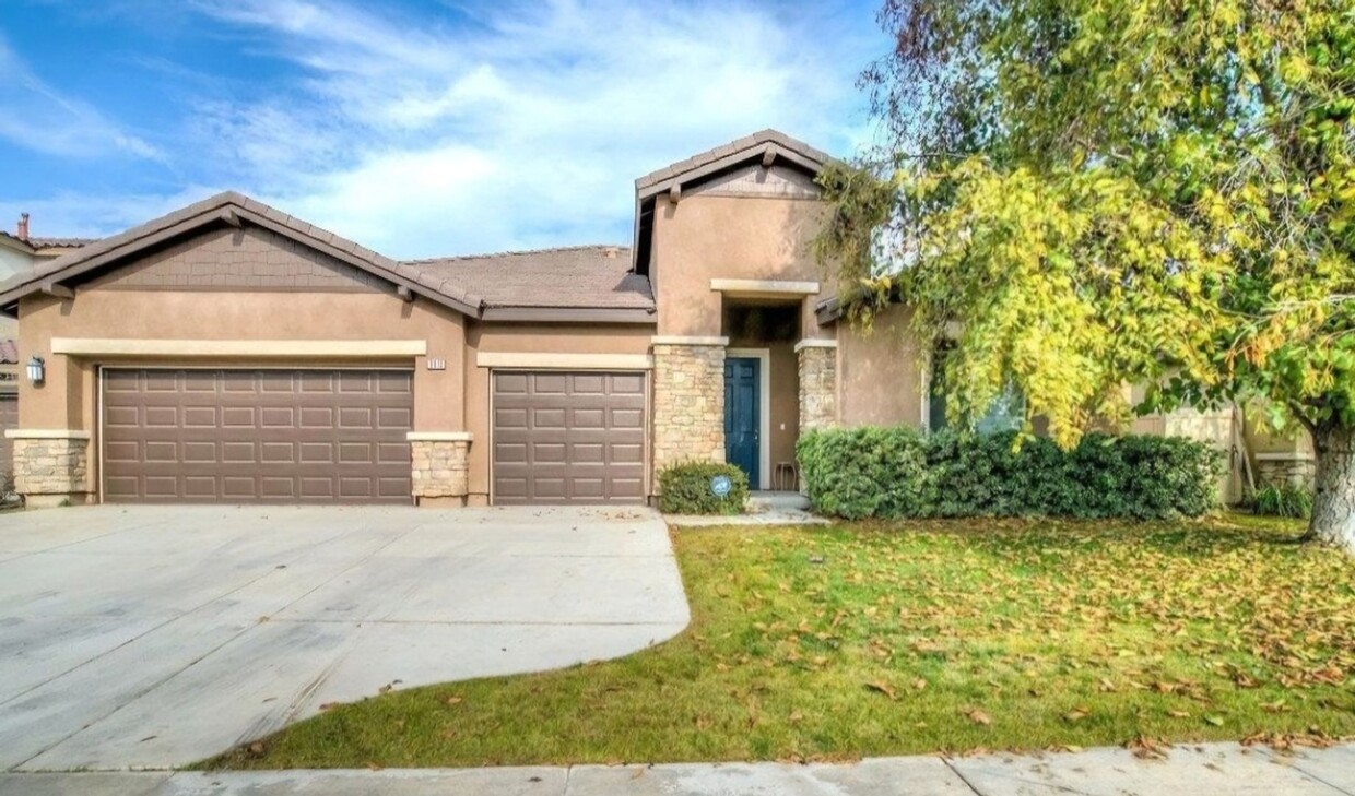 Foto principal - West Bakersfield Home For Rent