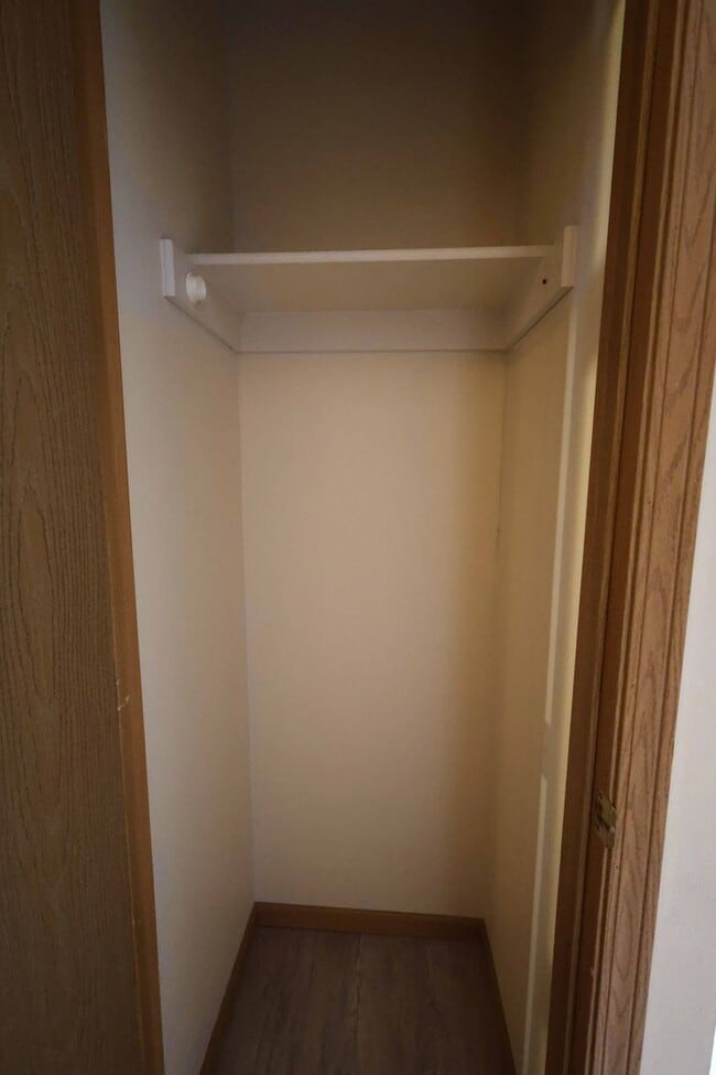 Building Photo - Cedar Creek 11