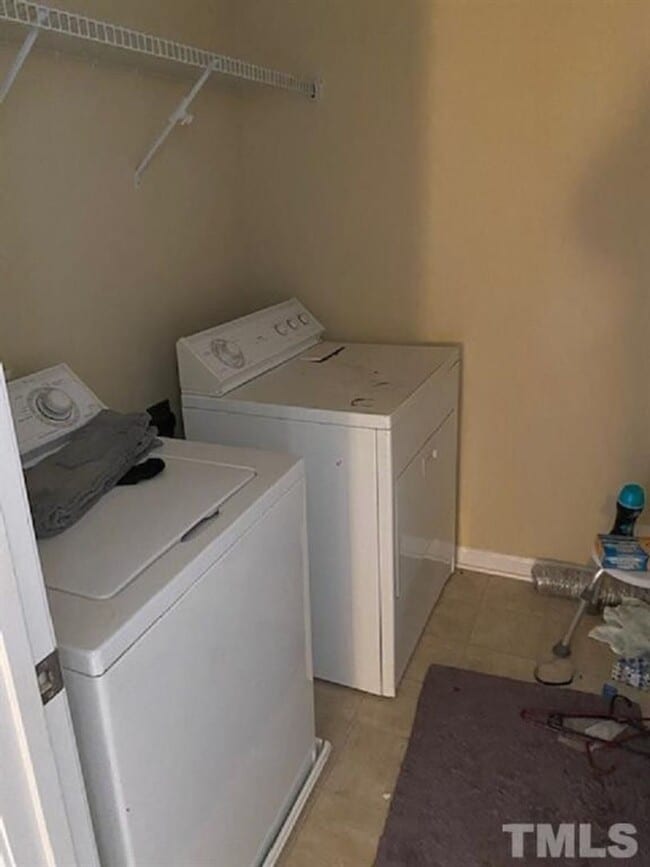 Building Photo - 705 Keystone Park Dr